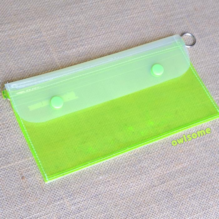 Gambar Clear pvc pouch, dompet masker kf94 kn95 transparan, dompet mika warna - new neon 19x10 dari owlsomeofficial undefined Tokopedia