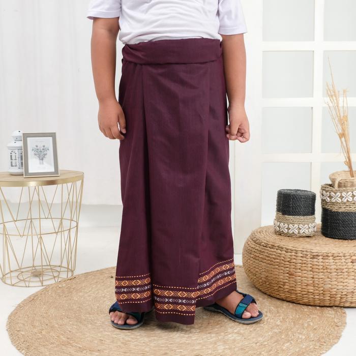 Gambar sarung anak remaja tanggung smp 10-15 tahun - maron dari DILARA PRODUCTION undefined Tokopedia