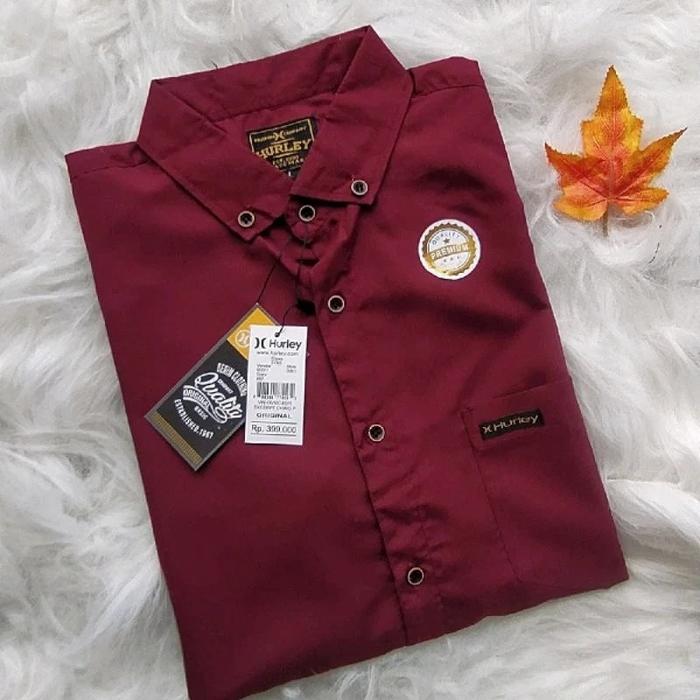 Gambar kemeja polos pria dewasa lengan pendek slim fit bahan katun premium - Marun, M dari Tama Oficial Store undefined Tokopedia
