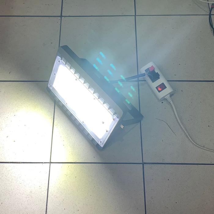 Gambar Lampu Sorot Led Warna Warni 50W 50 Watt Biru Kuning Ungu Hijau - Putih dari Electrical-Power undefined Tokopedia