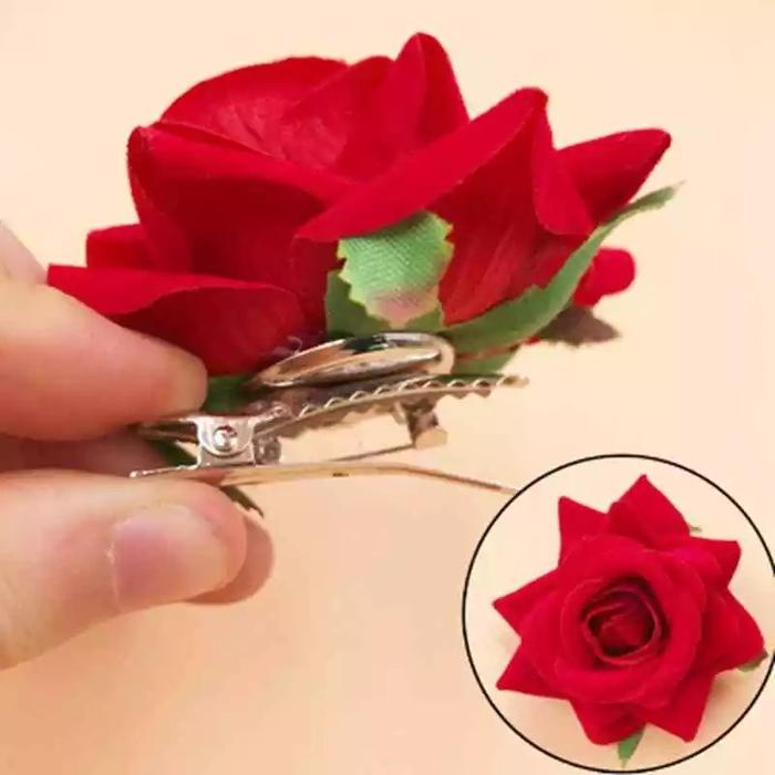Gambar Jepitan Rambut Hair Clip Corsage Rose Klip Rambut Mawar Cantik - Corsage Merah dari Dahlia Aksesoris_NEW undefined Tokopedia