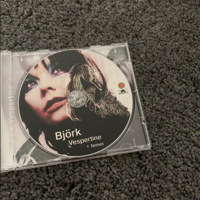 ORIGINAL CD: BJORK - VESPERTINE (MADE IN RUSSIA, UNOFFICIAL