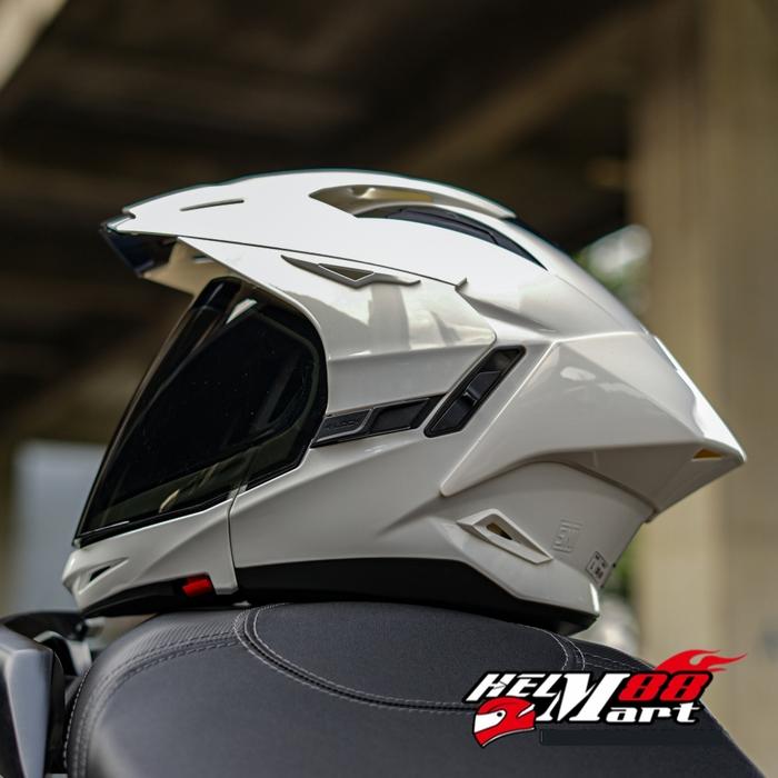 Gambar Helm Zeus 613C (Paket Ganteng) - Zeus ZS-613C ZS613C 613 - Putih, M dari Helm Mart 88 MOTOVERSE undefined Tokopedia