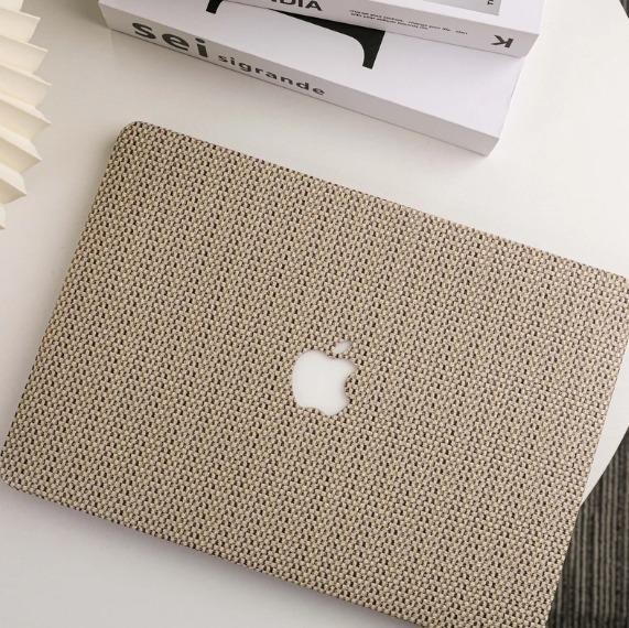 Gambar Woven Leather Macbook Hardcase Cover New Pro 13" 2016-22 M1 M2 - Khaki dari CONTENTO_SHOPID undefined Tokopedia