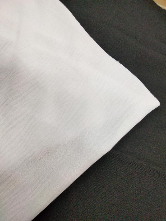 Gambar Kain CEY Airflow Crinkle Rayon Stretch Polos Bahan Premium Quality Gra - White dari MAHAKAIN undefined Tokopedia