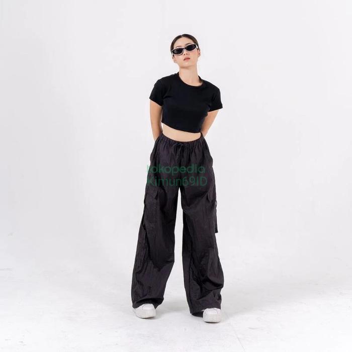 Gambar Celana Cargo Wanita Parasut Korean Look Kekinian Cargo Pants Kulot - Hitam, M dari Kimun69ID undefined Tokopedia