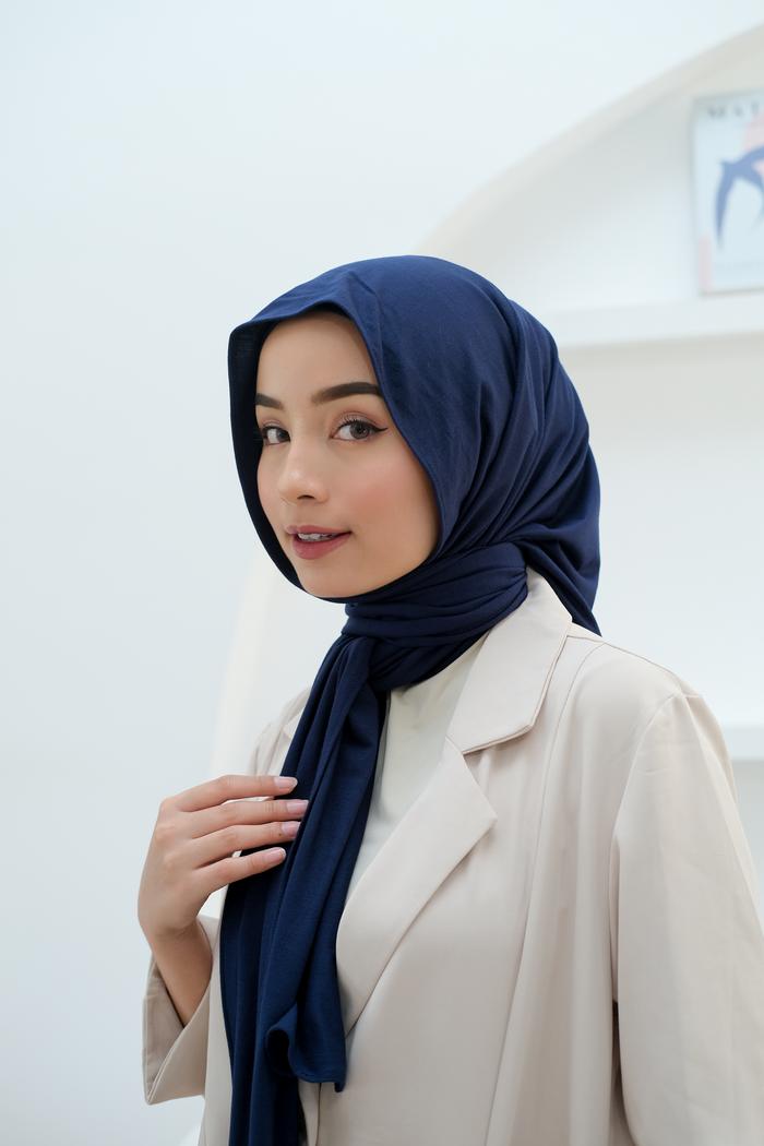 Gambar Pastellaindonesia - Turkish Pashmina Kaos Rayon dengan Inner - Navy dari Pastella Indonesia undefined Tokopedia