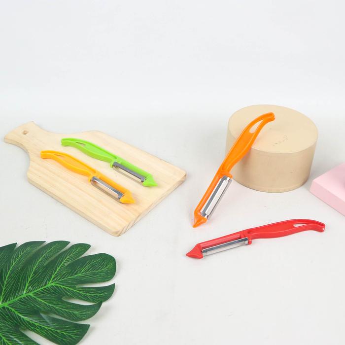 Gambar Pengupas Buah dan Sayuran Peeler Ekonomis - Random Color 1 pcs dari Formiana undefined Tokopedia