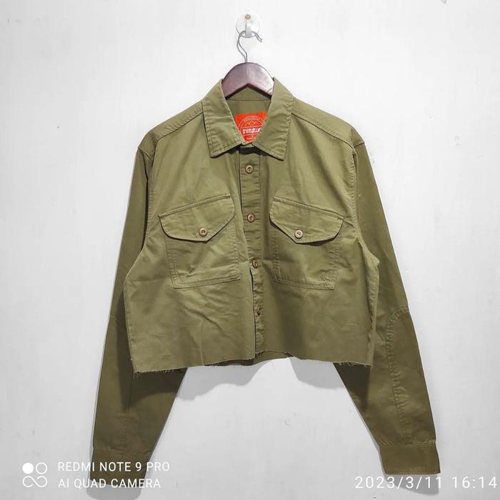 Gambar Kemeja Crop Wanita olive green Thirty Two Snowboarding size L dari TokoBagas2nd undefined Tokopedia