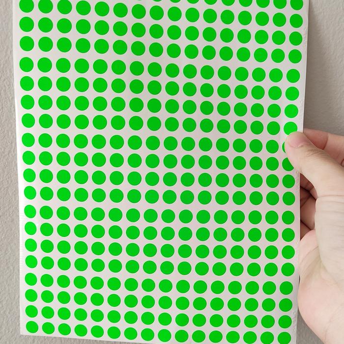 Gambar STIKER DOT KECIL ECER 1 LEMBARAN / LABEL BULAT  / STIKER DOT WARNA - Hijau dari Le Petite Room undefined Tokopedia