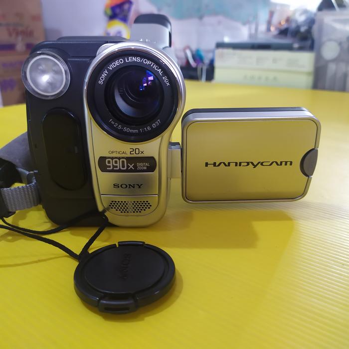 Gambar HANDYCAM SONY KASET TRV238E BIKIN VIDEO2 JADUL VIBES TAHUN 90AN KEREN dari REJANOV71 undefined Tokopedia