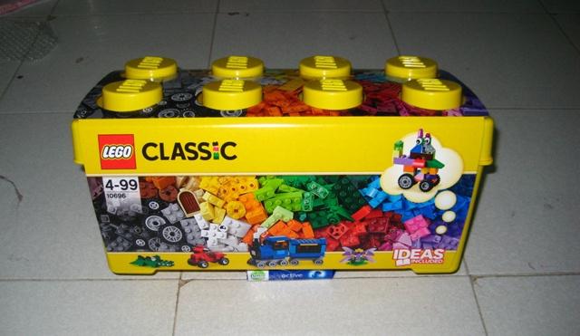 Jual LEGO Classic 10696 Medium Creative Brick Box Kota Surabaya