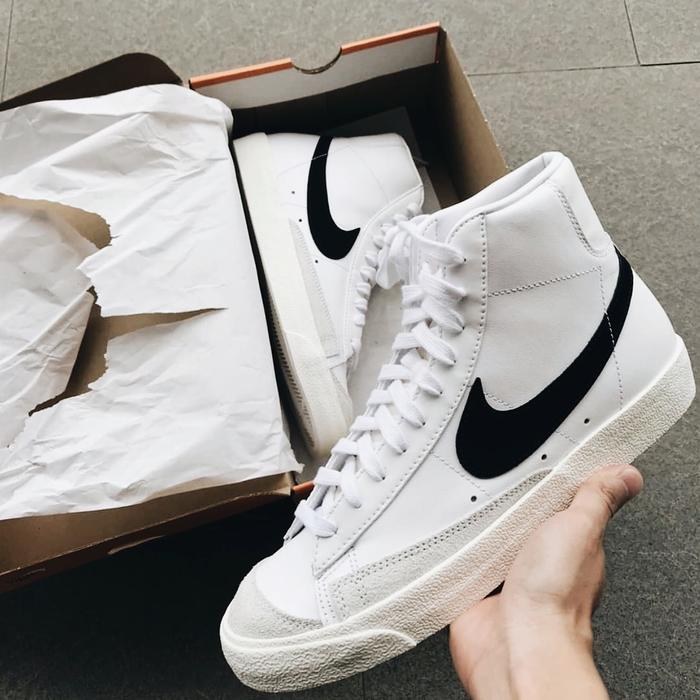 Jual NIKE Womens Blazer Mid 77 Vintage White Black WMNS Original