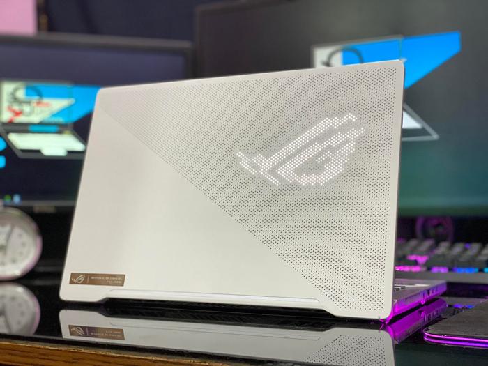 Gambar Laptop Slim Gaming Asus ROG Zephyrus G14 ANIME MATRIX GA401II R75TA8W - Moonlight White, RAM 16GB dari Dasir Dept Elektronik undefined Tokopedia