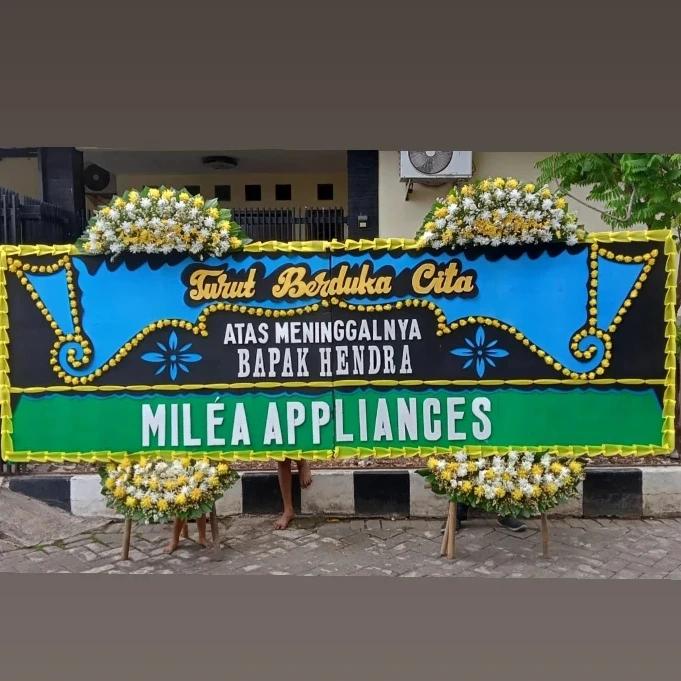 Gambar Karangan Bunga Papan Gandeng dari biutyfloristharapanindahbekasi undefined Tokopedia