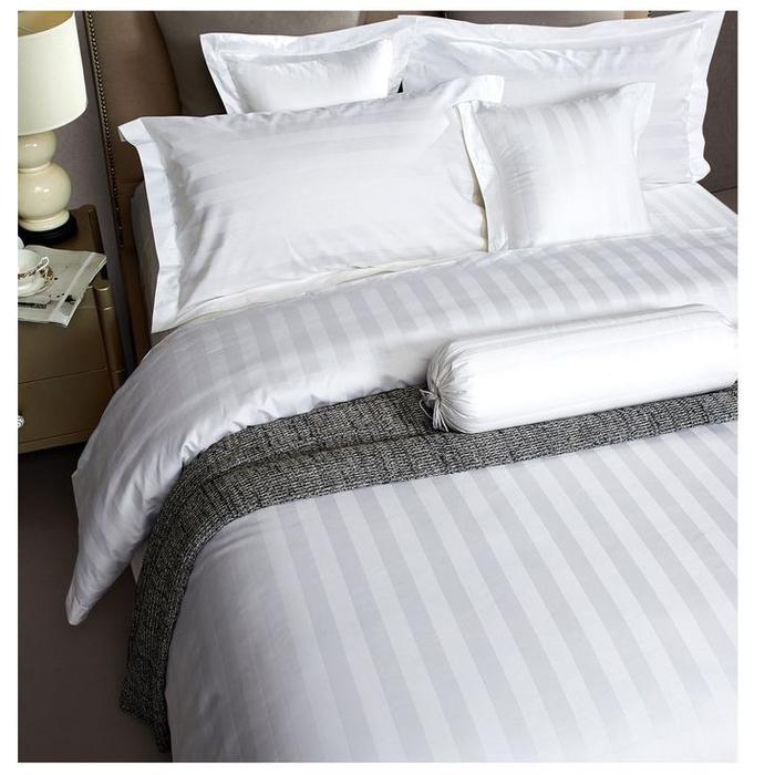 Gambar QUILT COVER MICROTENCEL HOTEL EDITION STRIPE 3CM - 135x230cm dari Hasanah bedding project undefined Tokopedia