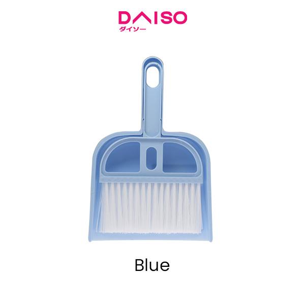 Gambar Daiso Dustpan and Brush Small Color Assorted - Biru Muda dari Daiso Japan Official Store Kota Administrasi Jakarta Selatan Tokopedia