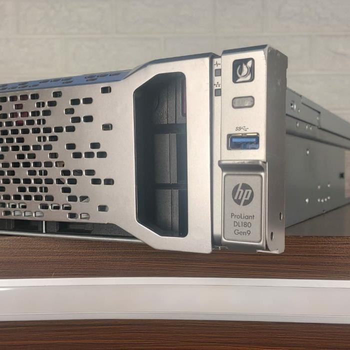 Hp Proliant ML110 Gen9 8TB 中古サーバー