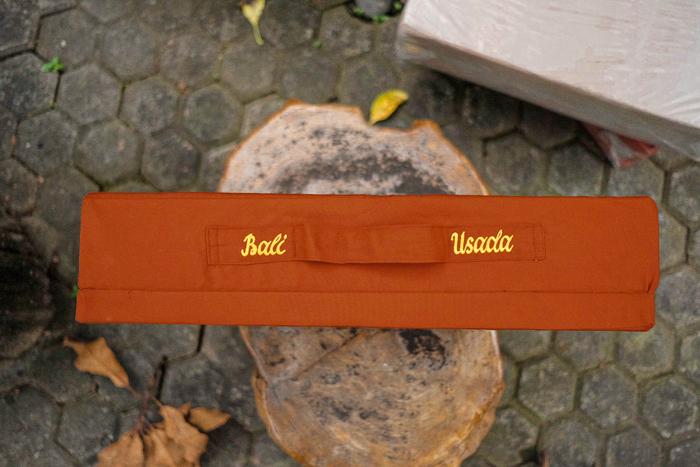 Gambar Matras / Bantal Lipat untuk Meditasi Produksi Bali Usada - Cokelat dari Bali Usada undefined Tokopedia