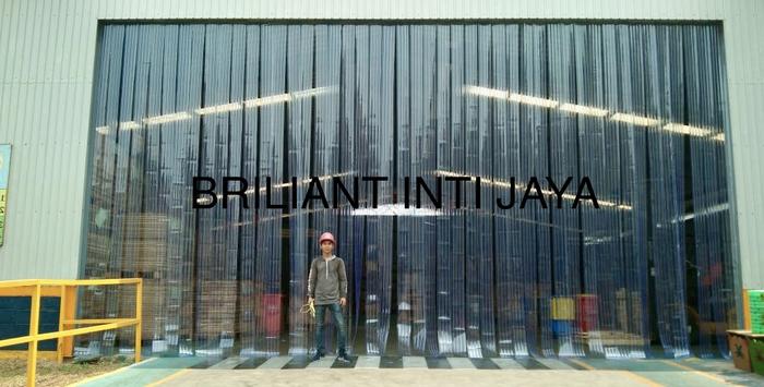 Gambar Tirai pvc curtain Custom L 320cm x L 290cm dari Briliant inti jaya undefined Tokopedia