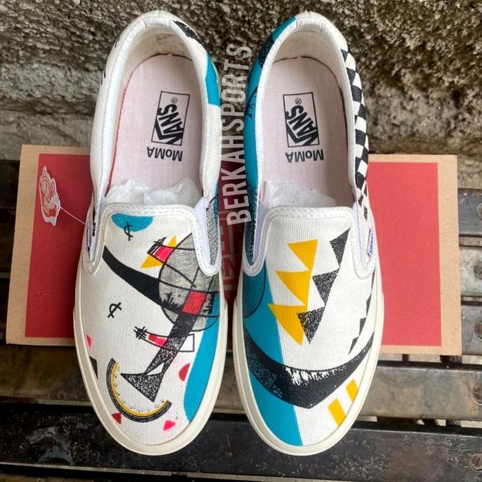 Gambar Sepatu Vans Slip on Moma Pria Wanita Kasual - Slip on, 36 dari BERKAH SPORT'S undefined Tokopedia