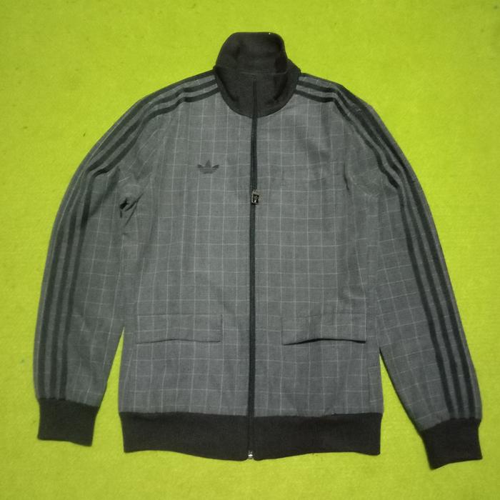 Gambar Jaket hoodie Adidas second dari Qashwa Store Malang undefined Tokopedia