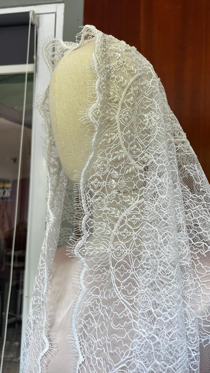 Gambar Selendang Renda - Payet white  dari Seliyane undefined Tokopedia