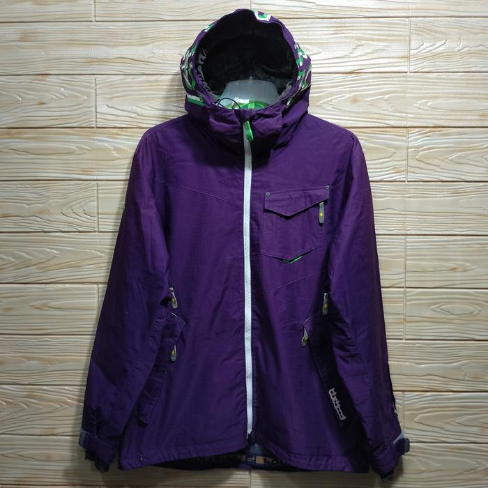 Gambar jaket gunung outdoor BLUE BLOOD size L jaket snowboard ungu casual dari RF_thrift undefined Tokopedia