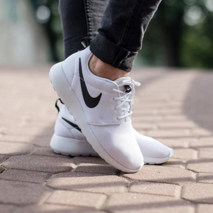 Jual Sale!! Sepatu Gym Wanita Original BNIB Nike Roshe One Kota