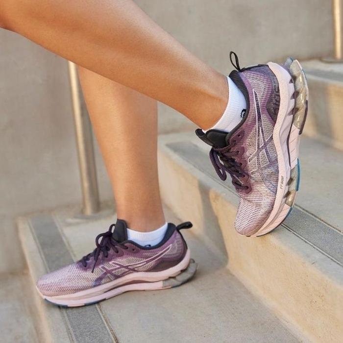 Gambar Asics Gel Kinsei Blast Le Women'S Running Shoes - Deep Plum/Barely - Plum/Rose, 37.5 (23.5cm) dari maya storee01 undefined Tokopedia