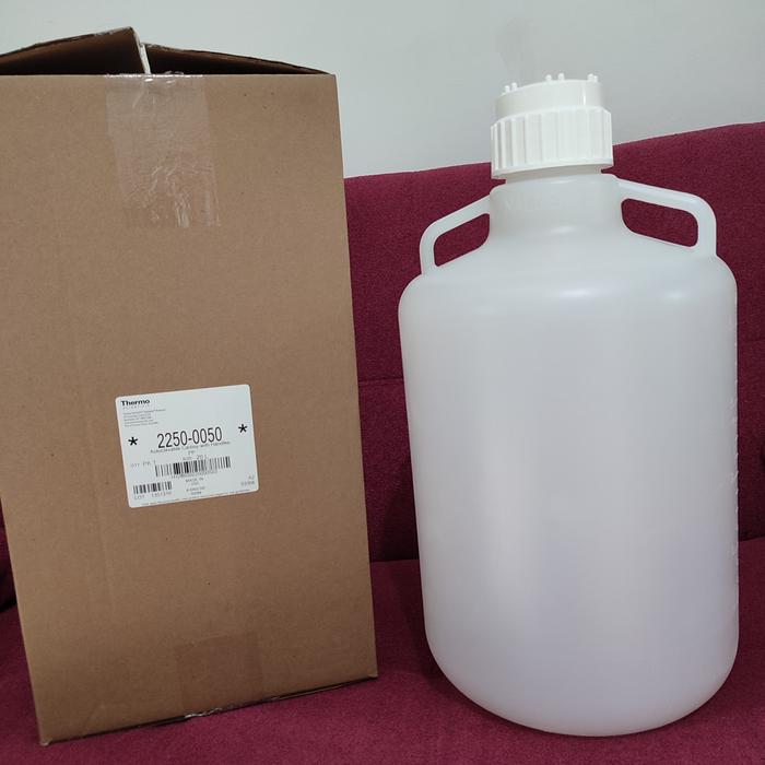 Chemglass 20L Polypropylene Autoclavable Carboy With Handles & 83mm Closure - USP Class VI