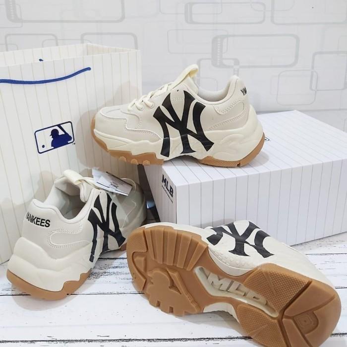 Gambar Sepatu MLB Chunky High Low New York Yankees Original - Cream New, 38 dari Scarpa Shops undefined Tokopedia