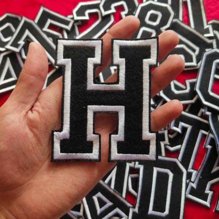 Gambar Patch Bordir Huruf Warna Hitam 9Cm - H dari YDembro undefined Tokopedia