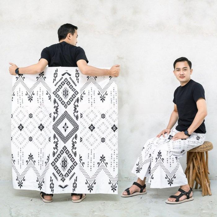 Gambar Sarung Batik Gus Iqdam Eksklusif Motif Modern Terbaru Adem Halus - Balimun Putih dari Bee Official Store_NEW undefined Tokopedia