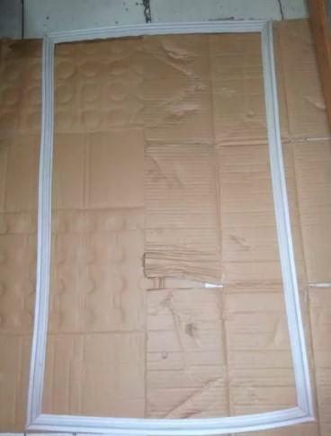 Gambar Gasket Karet Pintu Kulkas LG Knock Down 118 x 50 cm dari PAC Part Cikarang undefined Tokopedia