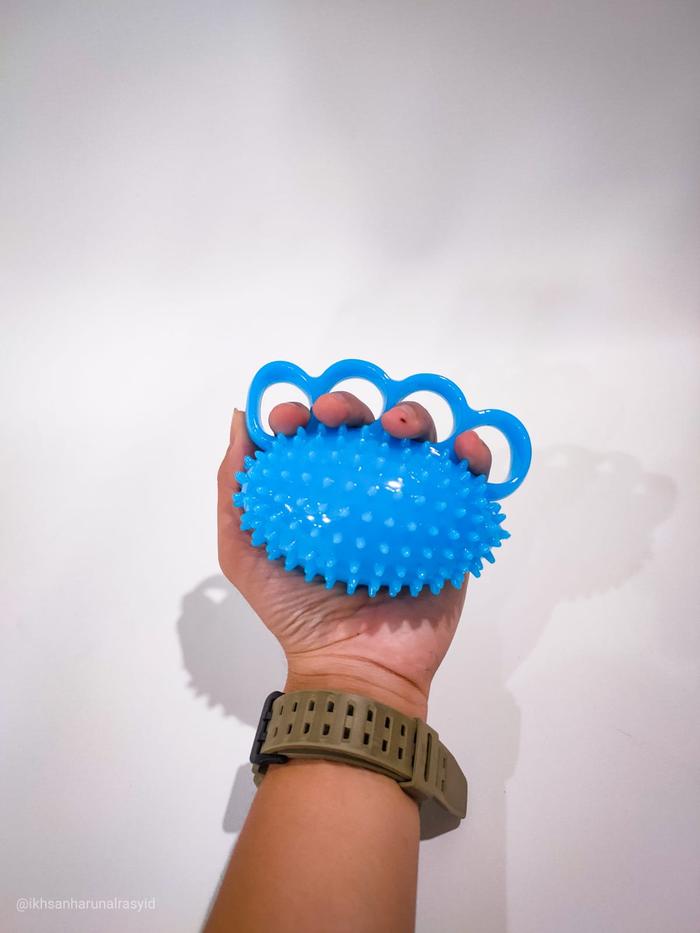 Gambar Bola Duri Karet Latihan Tangan & Refleksi Untuk Grip Training - Silicon Duri dari Meliyana Store undefined Tokopedia