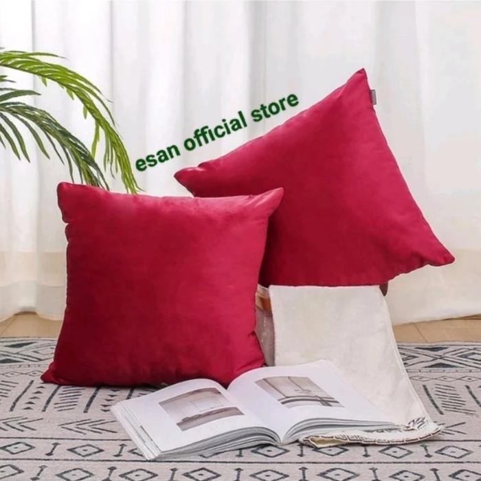 Gambar sarung bantal sofa ukuran 40x40,bahan suade polos premium - Merah dari Esanstore undefined Tokopedia