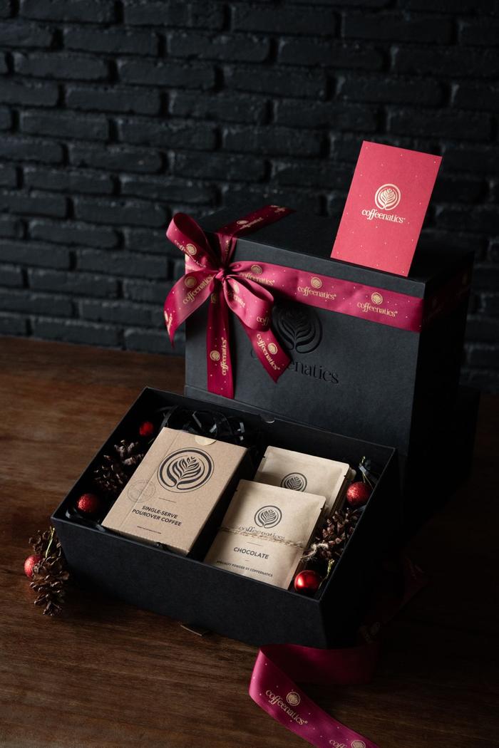 Gambar Seasonal Gift Box - Bingkisan Hampers Gift | Coffeenatics - Exclusive  dari Coffeenatics undefined Tokopedia