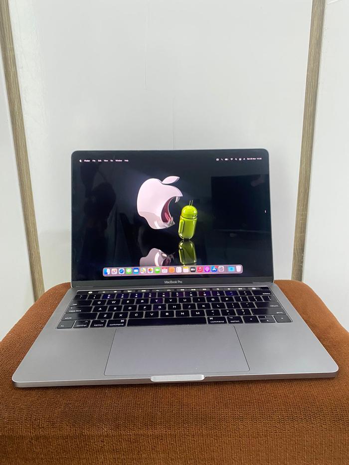 Jual MacBook Pro Retina 13 Inch Touchbar 2017 8/256GB 8/500GB