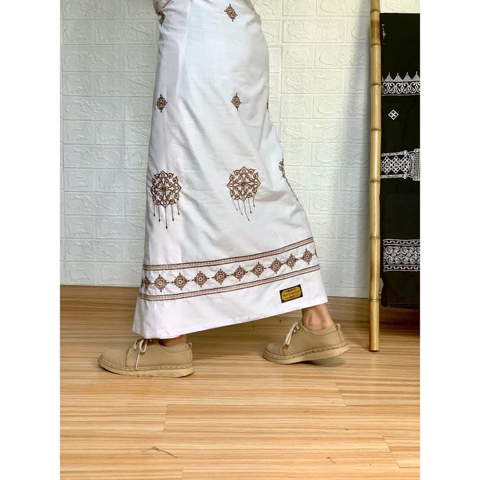 Gambar sarung wadimor bordir mewah banyak motif - w30 dari RAAYA BUSANA undefined Tokopedia