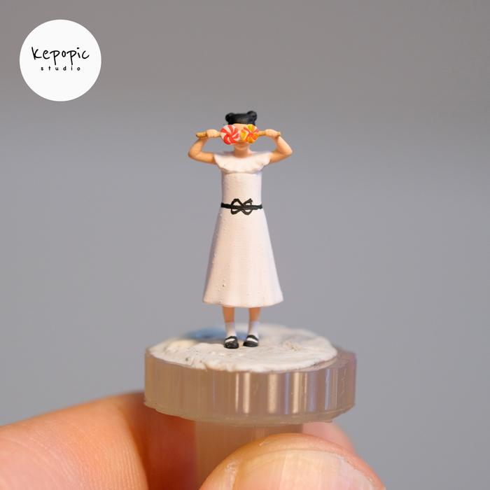 Gambar Figure lolipop kids girl skala 1/64 custom miniature KS190 - Putih dari Kepopic Studio undefined Tokopedia