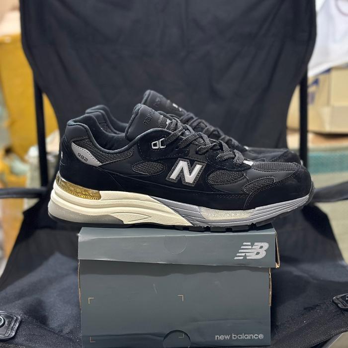 Gambar SEPATU RUNNING PRIA NEW BALANCE 992 - ID 04, 43 dari ID Sneakers01 undefined Tokopedia