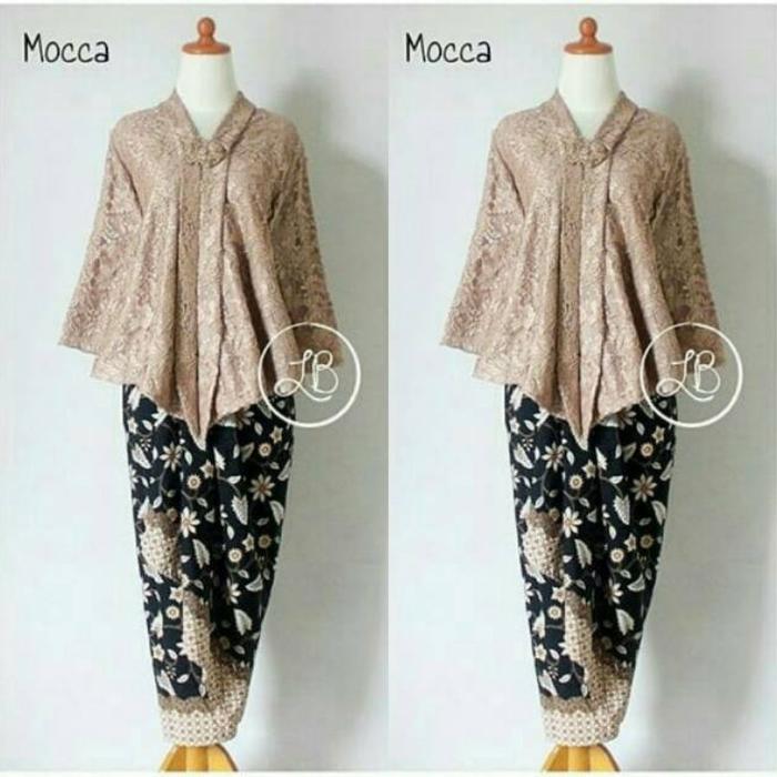 Gambar Setelan Kebaya Floy Brokat / Brukat Hijau Botol Dan Warna Lain - SET MOCCA dari Batik Kebaya Modern undefined Tokopedia
