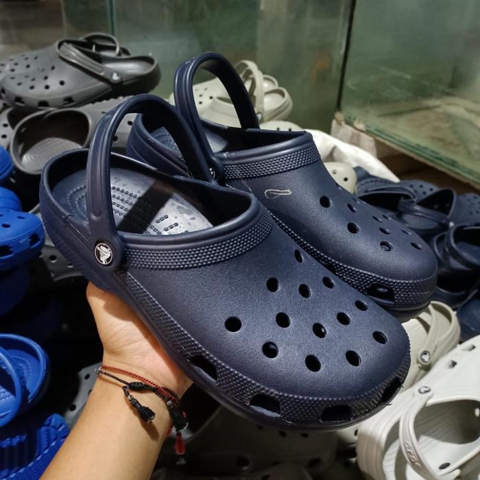 Gambar Sandal Crocs Pria Original Size Jumbo 45 46 47 48 49 Sandal Kodok Pria - Biru, 44 dari Jenaka Official undefined Tokopedia