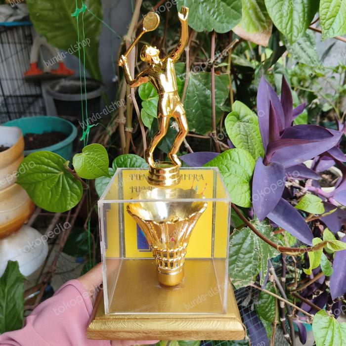 Gambar trophy tropi piala plakat badminton kayu mix akrilik dari Bunda.alshop undefined Tokopedia