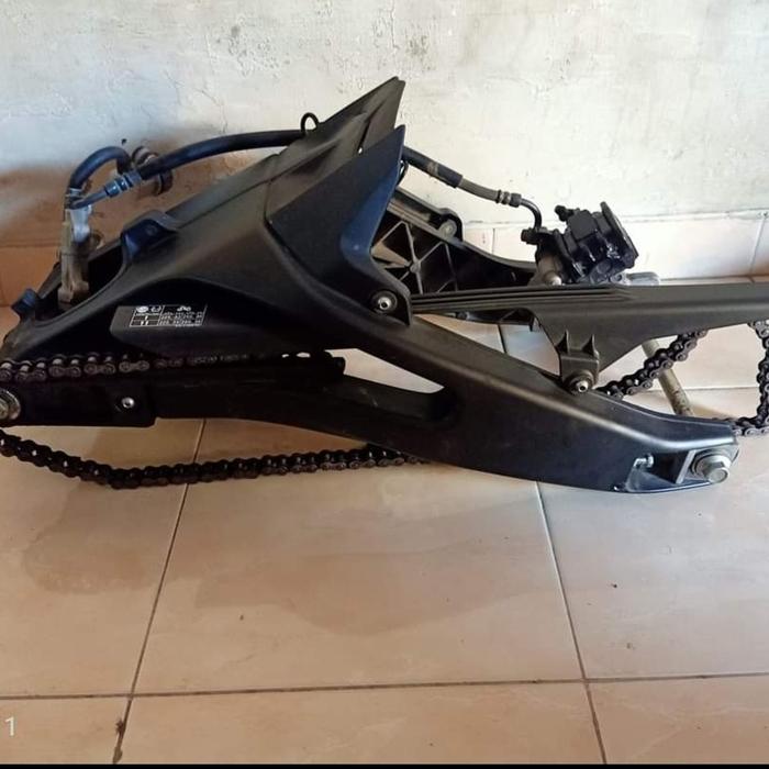 Gambar swing arm r15v3 pnp Vixion xabre new vixion dari YSFparts undefined Tokopedia