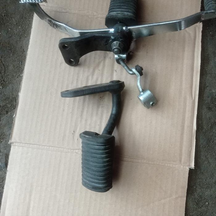 Gambar foot step depan injekan satria f 150 original dari yogi part undefined Tokopedia