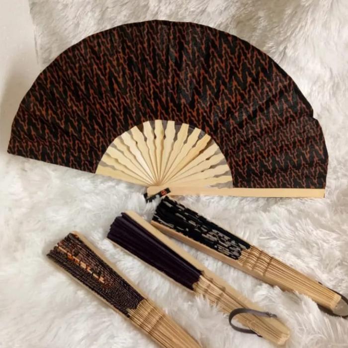 Gambar KIPAS MOTIF BATIK / KIPAS LIPAT BATIK / KIPAS CANTIK DAN ELEGANT - KB-KIPAS dari MARIE OS undefined Tokopedia