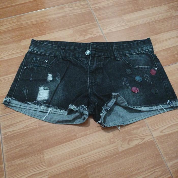 Gambar Celana Jeans Pendek Wanita Stylish Preloved - Cream dari MAU_DONZ undefined 4 Tokopedia