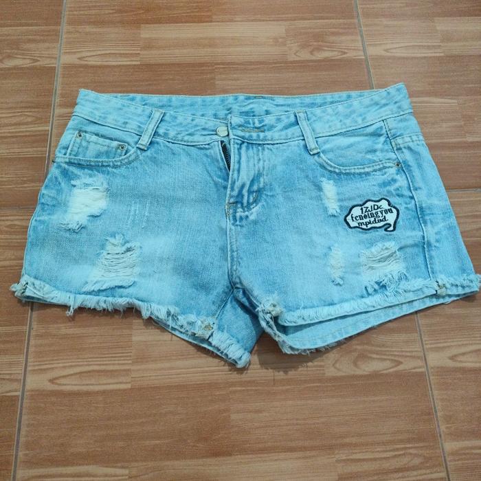Gambar Celana Jeans Pendek Wanita Stylish Preloved - Cream dari MAU_DONZ undefined Tokopedia